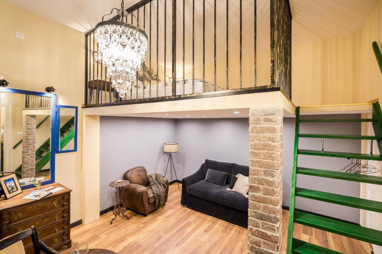 Unique & Stylish - Home Of Traveler In City Center Budapest Eksteriør billede
